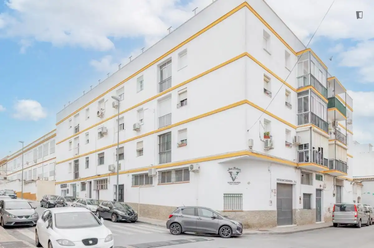 Vista exterior de Apartament per a compartir en Jerez de la Frontera amb Moblat, Rentadora i Microones