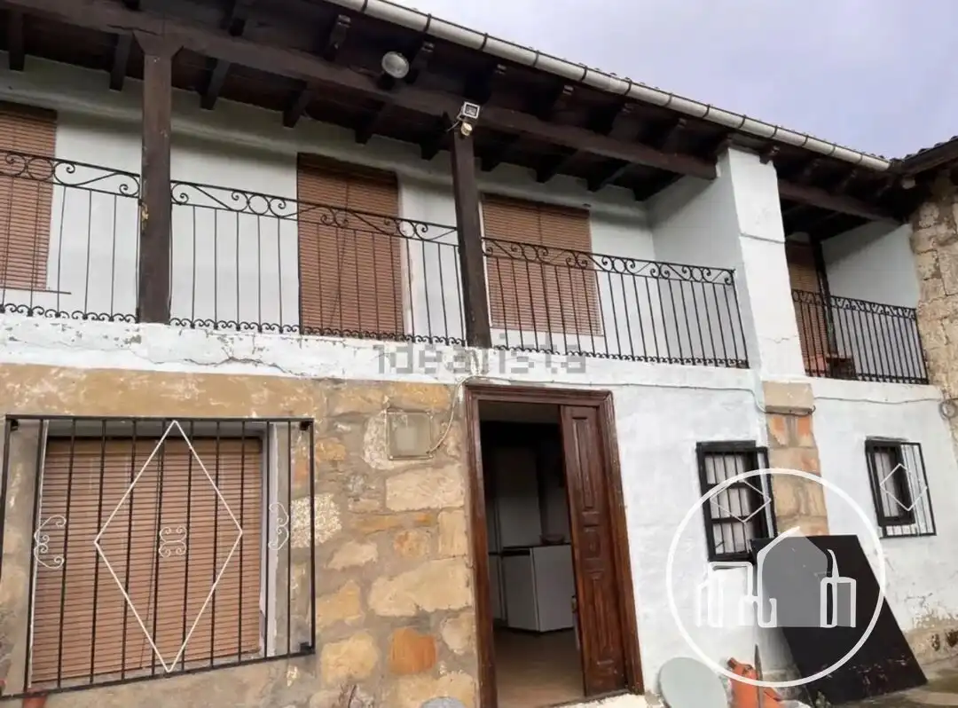 Casa in vendita a Valle de Valdebezana