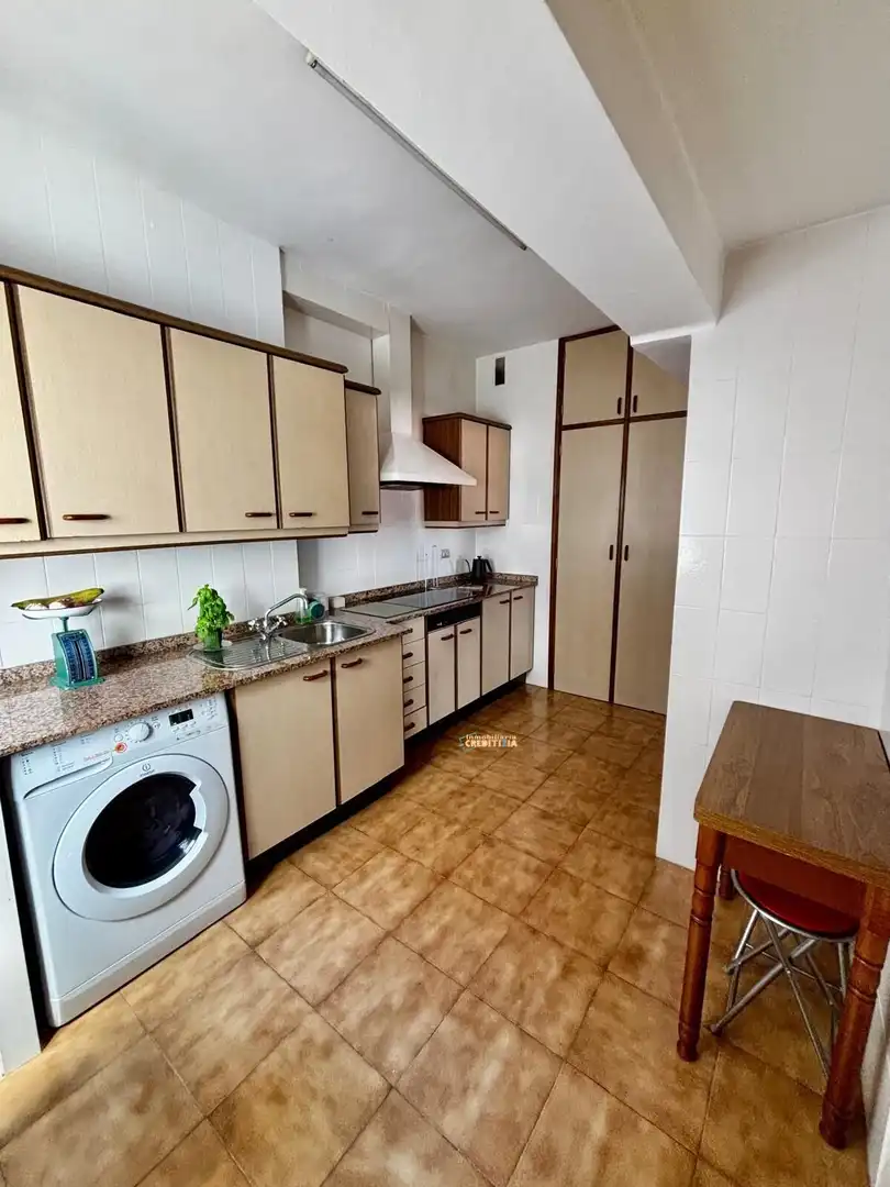 Kitchen of Flat for rent in Vigo   with Heating and Furnished