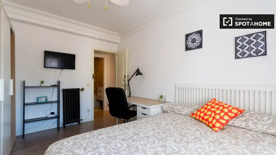 Room in Puerta del Ángel