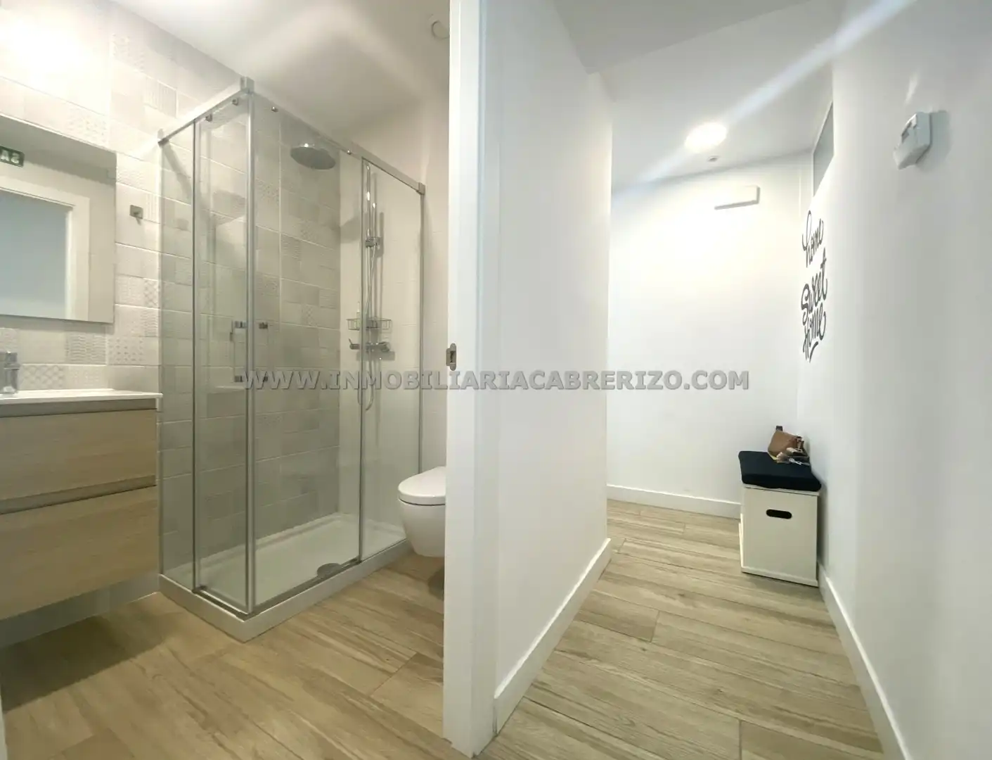 Bathroom of Flat for sale in  Pamplona / Iruña  with Heating, Furnished and Oven