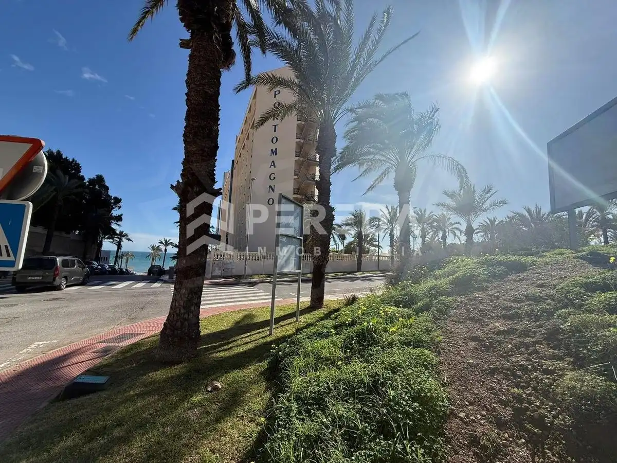 Vista exterior de Residencial en venda en Roquetas de Mar