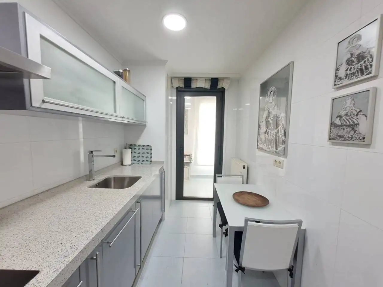 Flat for sale in Calle Sahagún, Universidad - Las Huelgas