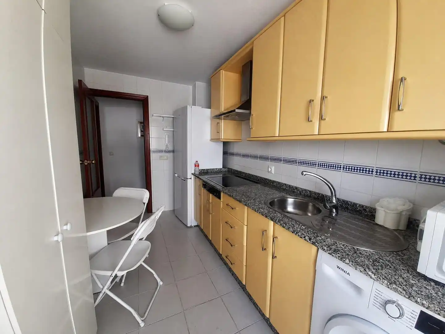 Cuina de Apartament en venda en Sanlúcar de Barrameda amb Aire condicionat i Terrassa