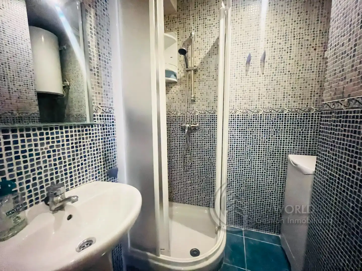 Bany de Apartament de lloguer en Madrid amb Calefacció, Moblat i Rentadora