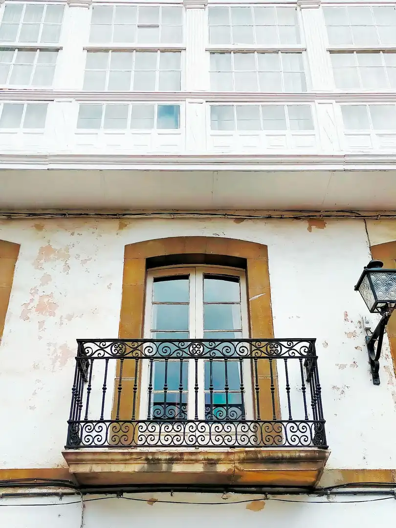 Vista exterior de Casa o xalet en venda en Pravia amb Calefacció, Jardí privat i Terrassa