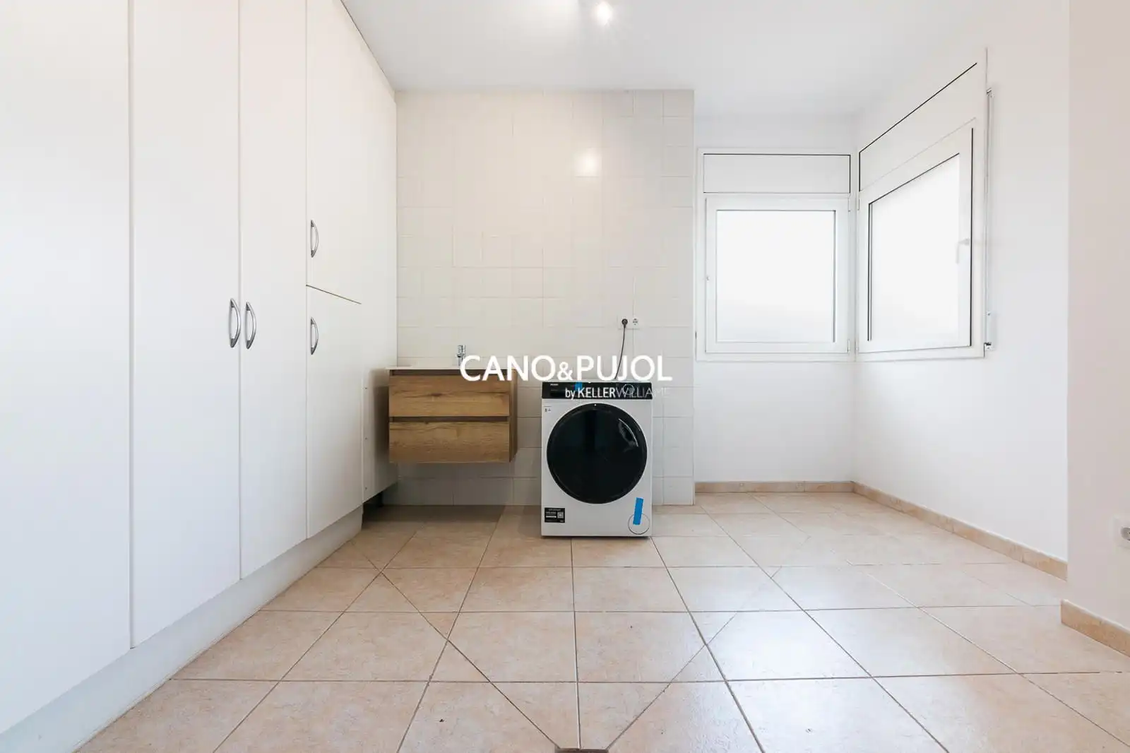 Kitchen of Houses for sale in Sant Cugat del Vallès  with Air Conditioner, Terrace and Swimming Pool