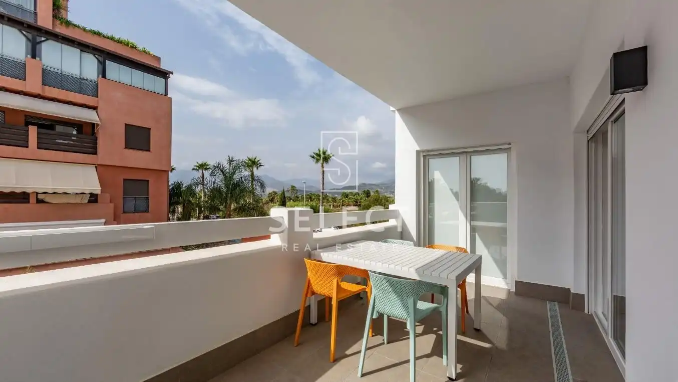Vista exterior de Apartamento en venta en Motril con Aire acondicionado, Calefacción y Jardín privado