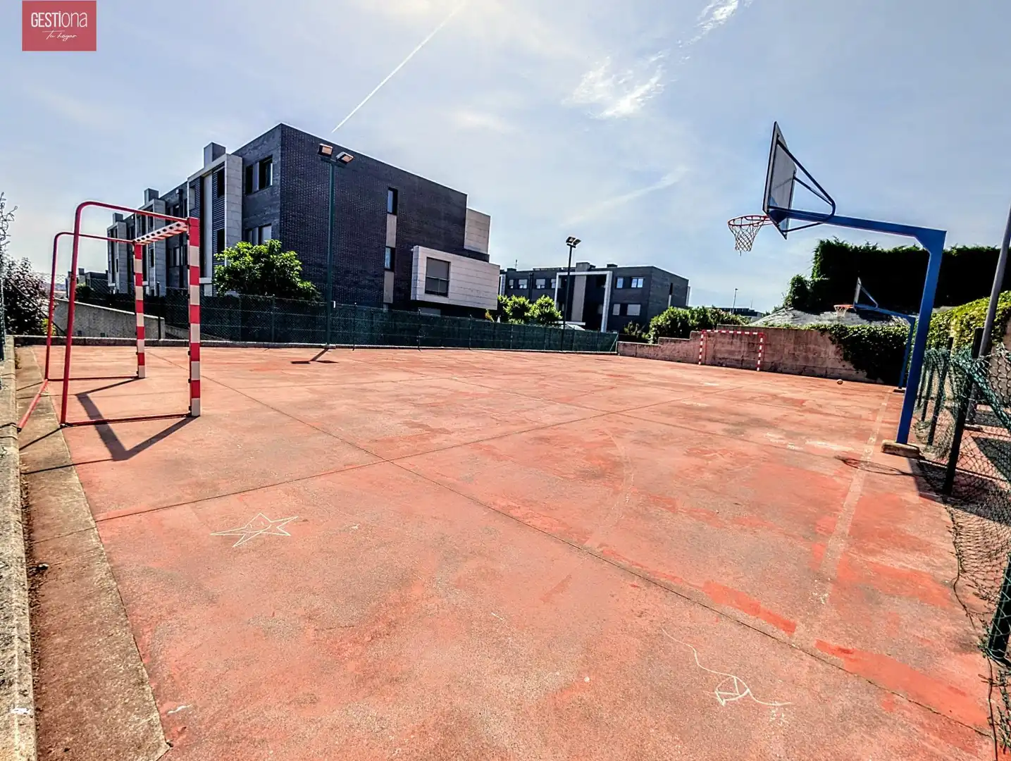 Vista exterior de Planta baixa en venda en Santander amb Calefacció, Jardí privat i Terrassa