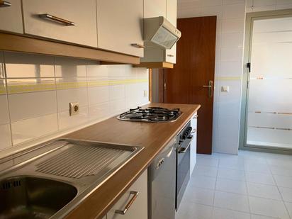 Küche von Wohnung zum verkauf in  Madrid Capital