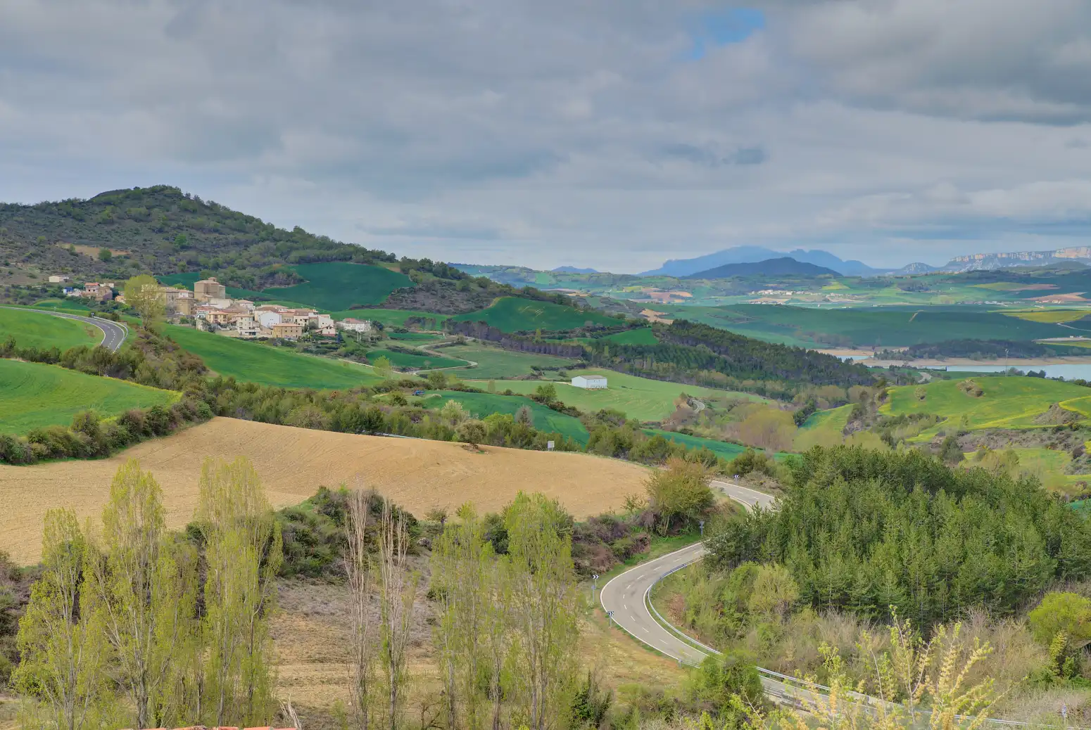 Exterior view of Houses for sale in Guesálaz / Gesalatz
