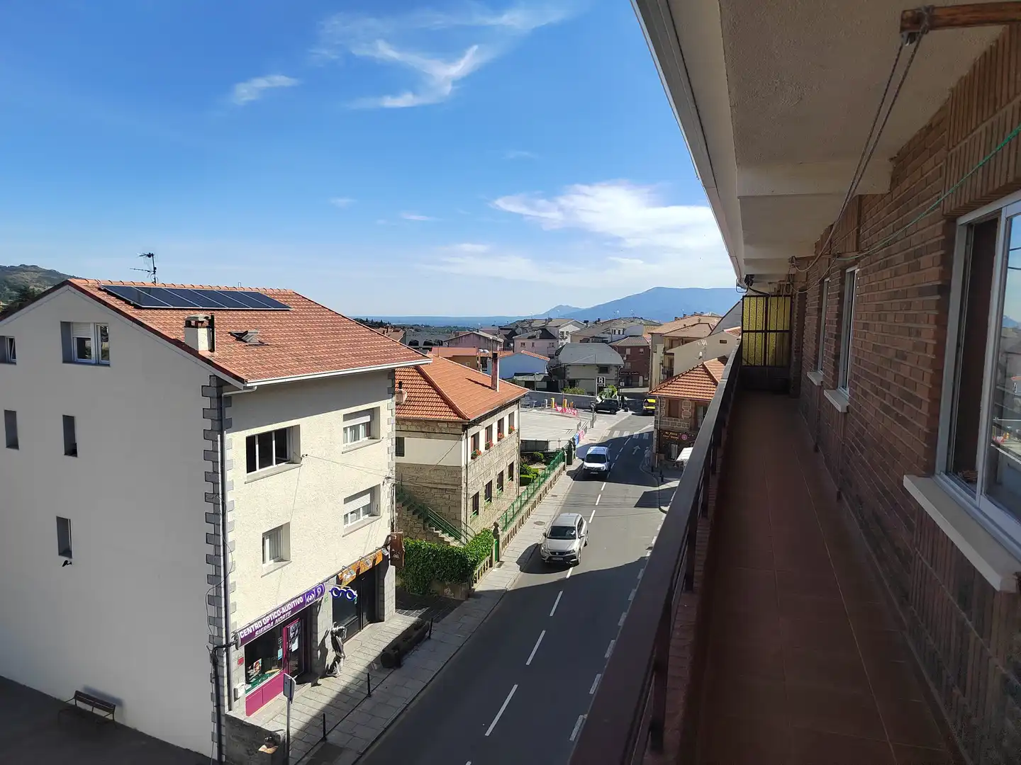 Außenansicht von Wohnung zum Verkauf in Cercedilla mit Heizung, Terrasse und Abstellraum