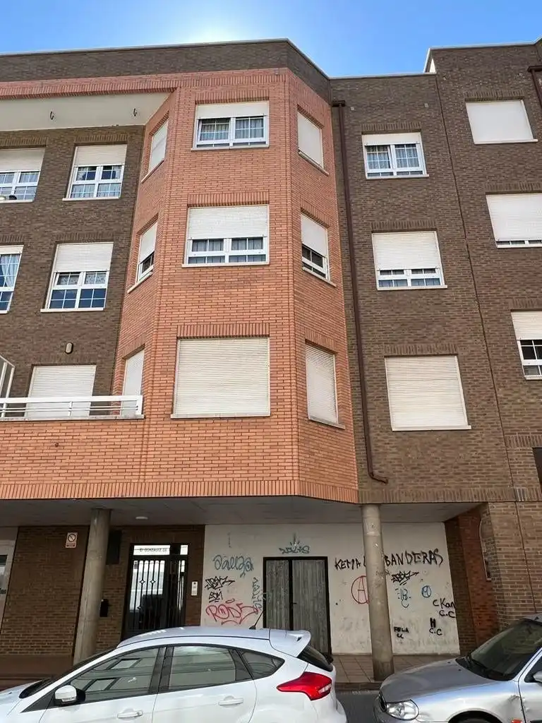 Local comercial en venda a San Mamés - La Palomera