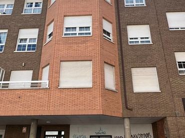Local comercial en venda a San Mamés - La Palomera