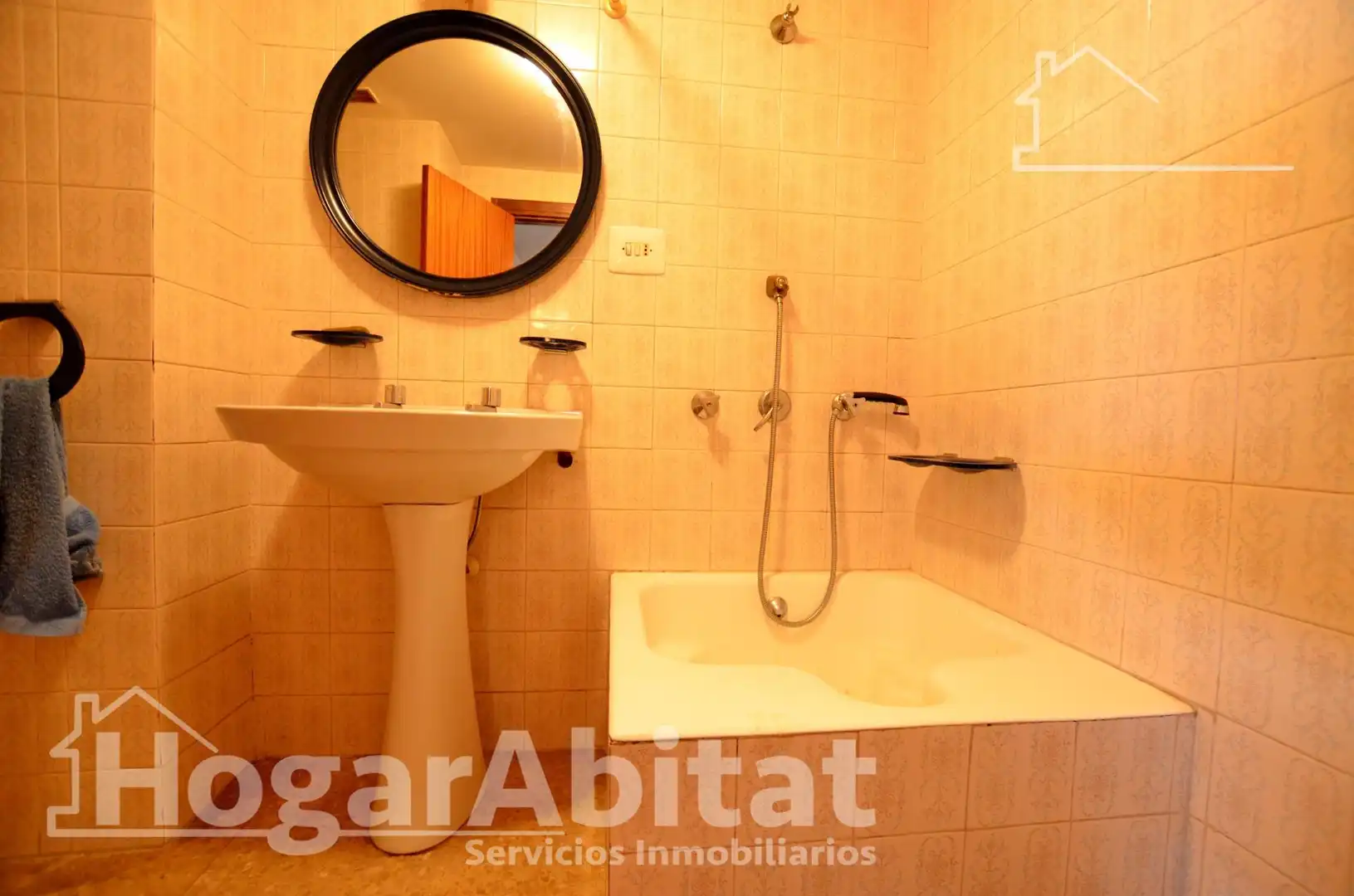 Baño de Piso en venta en Gandia con Terraza, Trastero y Amueblado