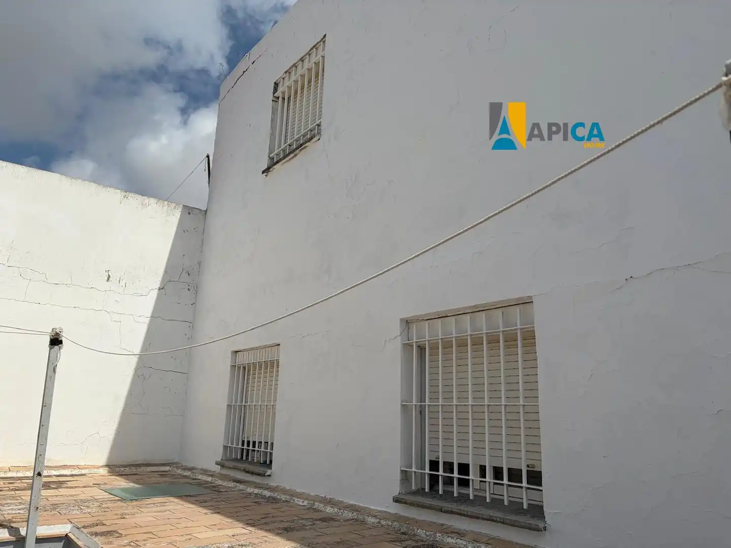 Vista exterior de Casa o xalet en venda en Chiclana de la Frontera amb Terrassa