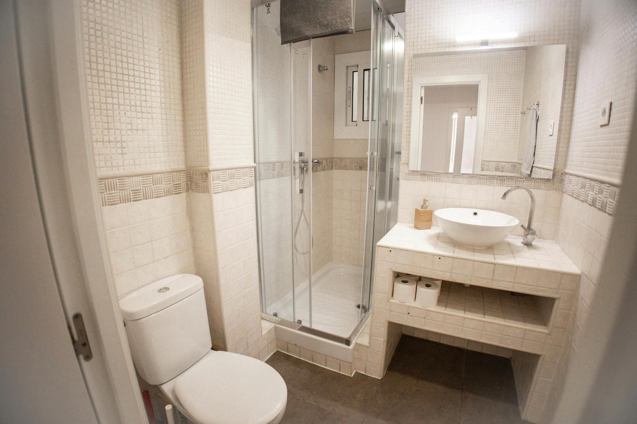 Flat to share in N/A, Sagnier - Plaça de Catalunya