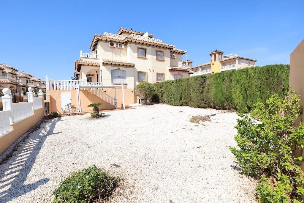 Exterior view of Single-family semi-detached for sale in Orihuela  with Air Conditioner, Terrace and Storage room