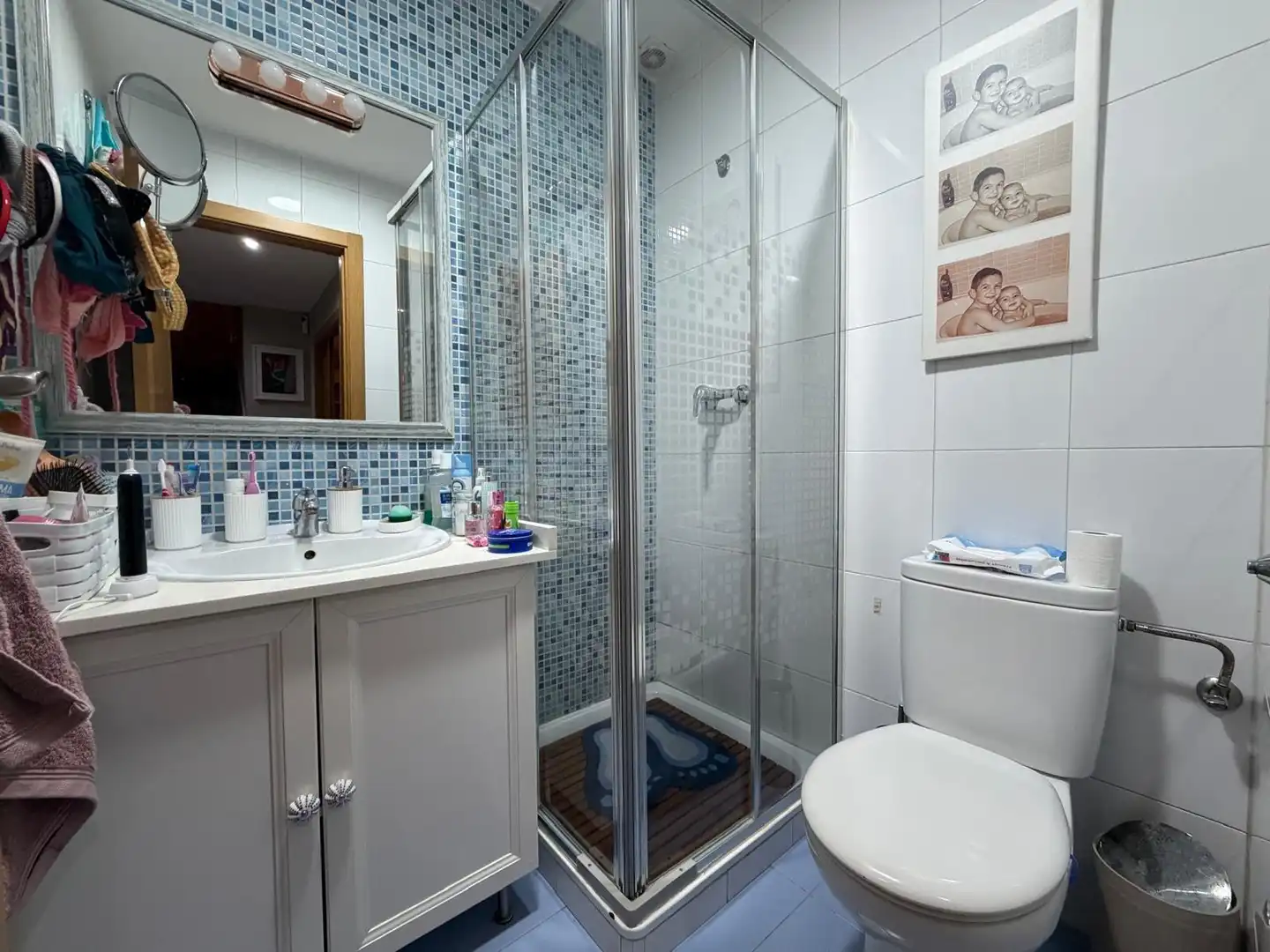 Baño de Casa adosada en venta en Quintanar de la Orden con Aire acondicionado, Calefacción y Jardín privado