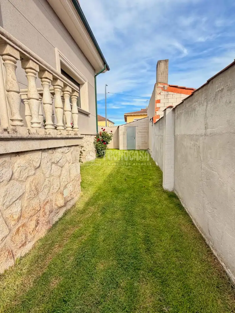 Vista exterior de Casa o xalet en venda en Sanchonuño