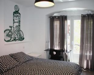 Dormitori de Casa o xalet per a compartir en  Madrid Capital amb Balcó