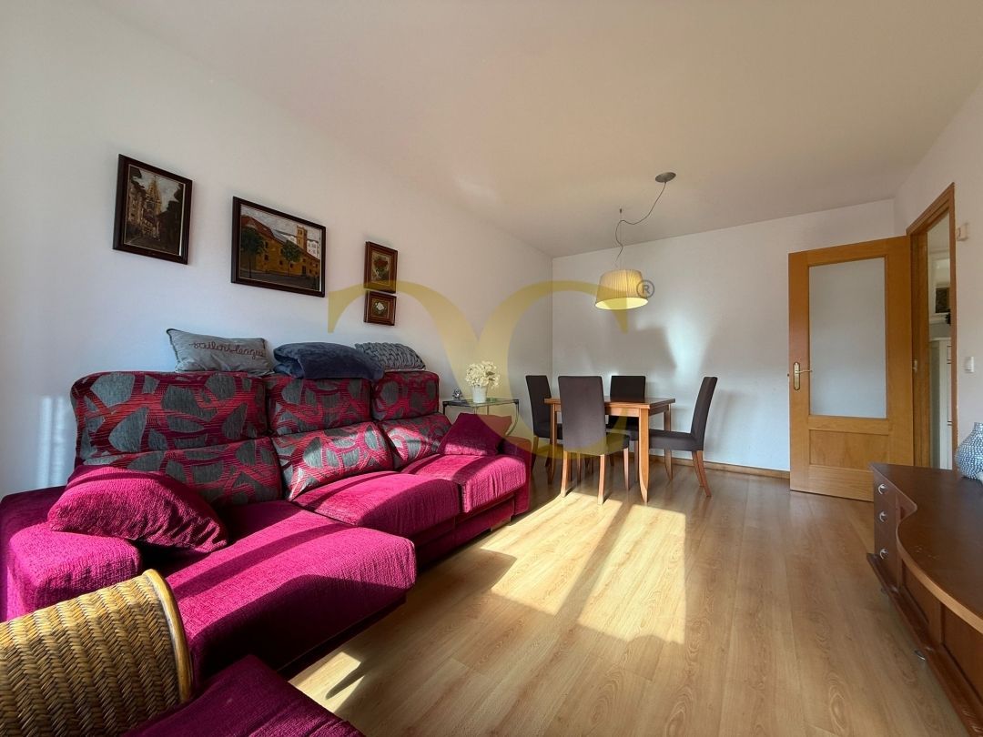 Vista exterior de Pis en venda en Llanes amb Calefacció i Traster