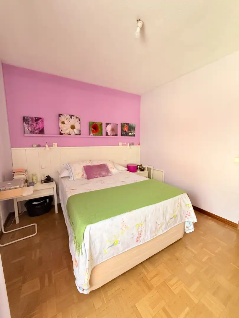 Habitación de Casa adosada en venta en San Sebastián de los Reyes con Aire acondicionado, Calefacción y Jardín privado