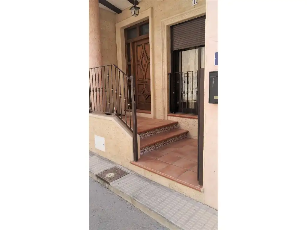 Vista exterior de Casa adosada en venda en Orihuela