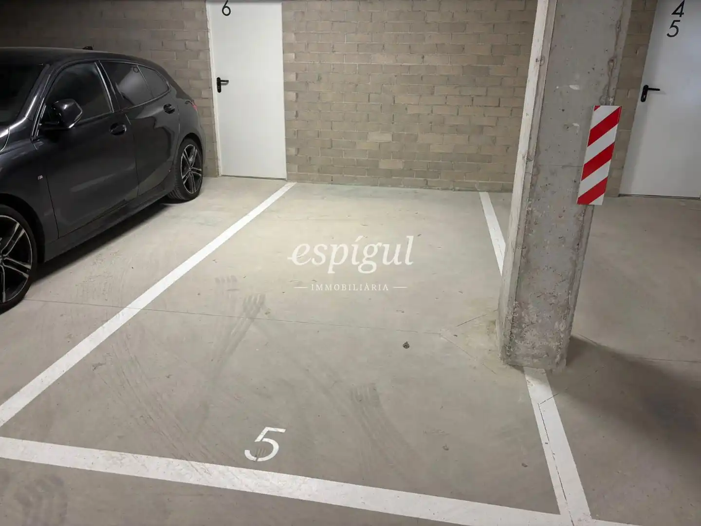 Aparcament de Garatge en venda en Girona