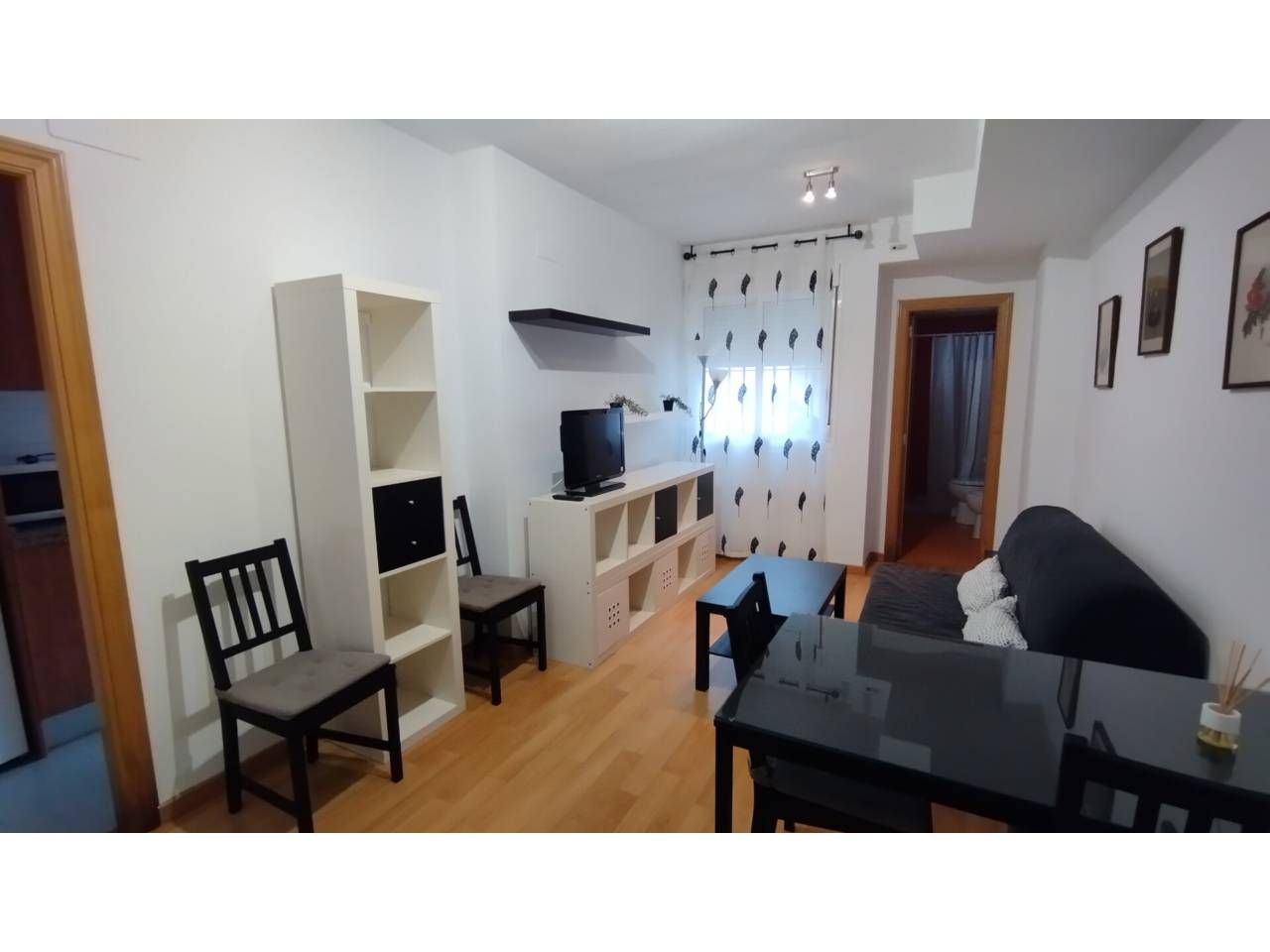 Flat to rent in Calle Concepción Rodríguez Garzón, Tres Ventanas