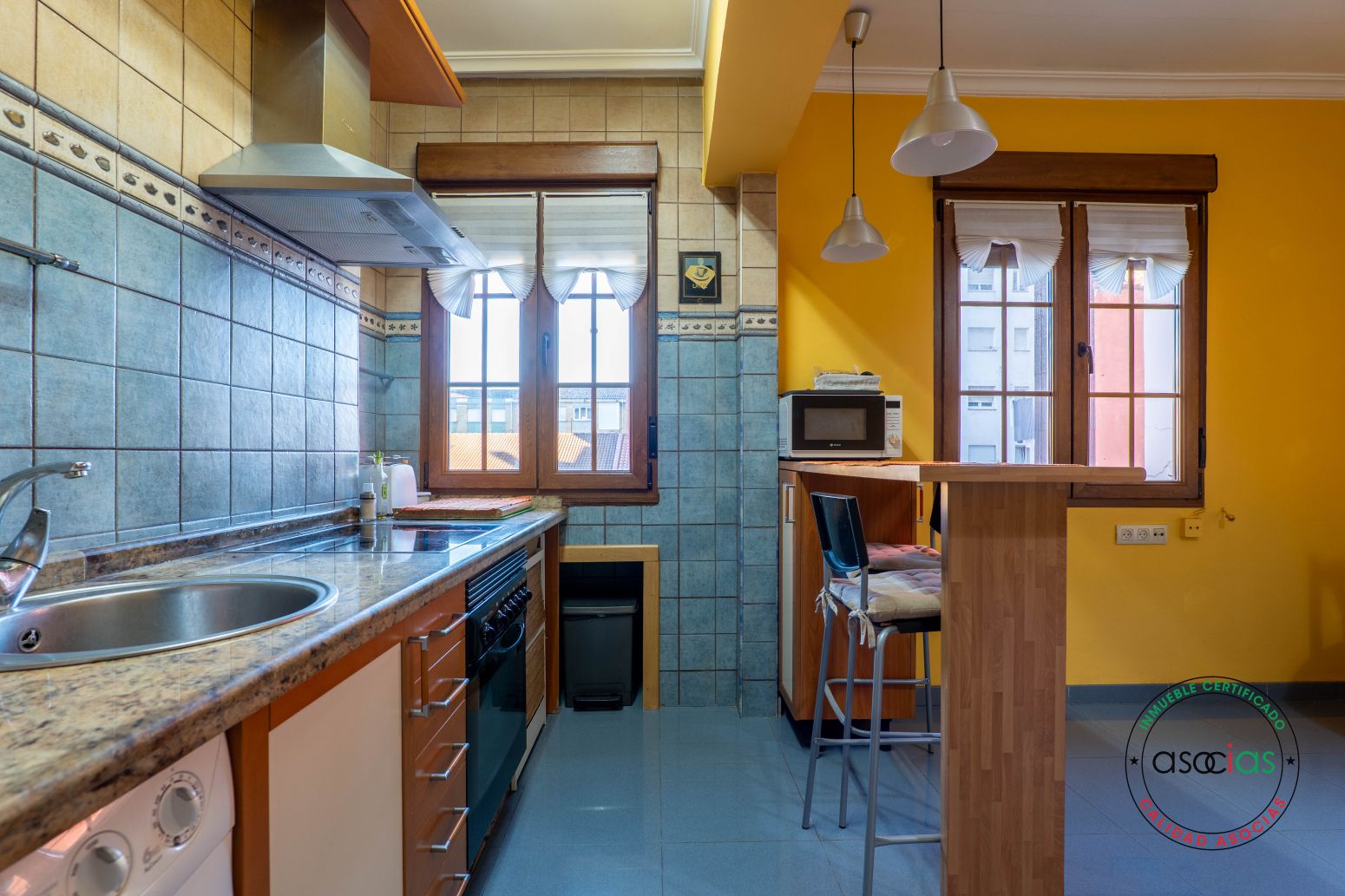 Cocina de Piso en venta en Gijón  con Calefacción y Trastero