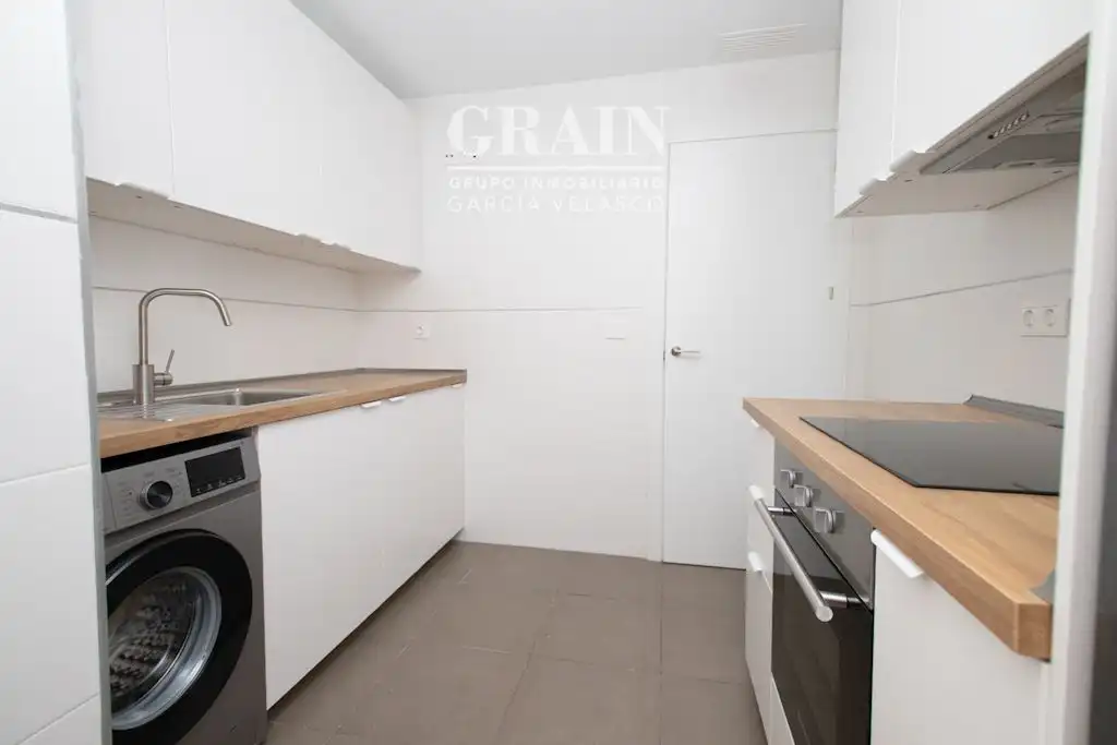 Cuina de Apartament de lloguer en Albacete amb Calefacció, Traster i Balcó