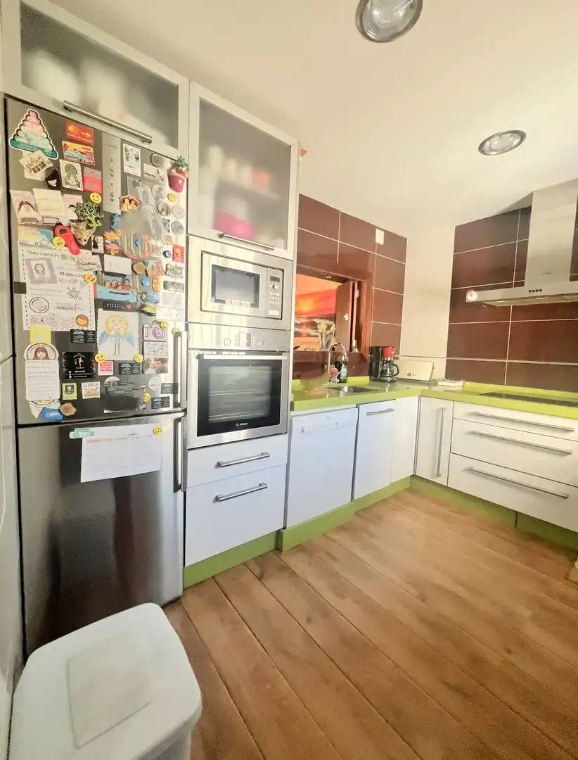 Cuina de Dúplex en venda en Isla Cristina amb Aire condicionat, Terrassa i Traster