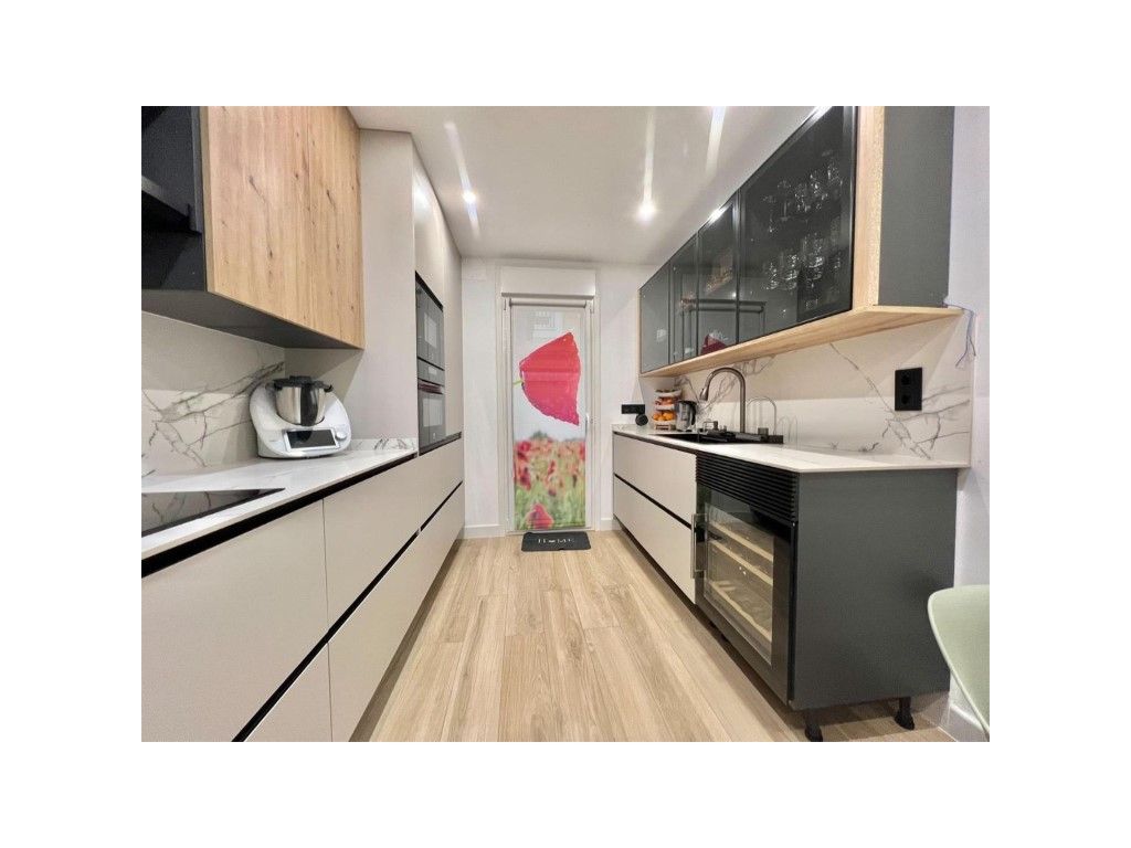 Kitchen of Single-family semi-detached for sale in Dos Hermanas  with Terrace and Balcony