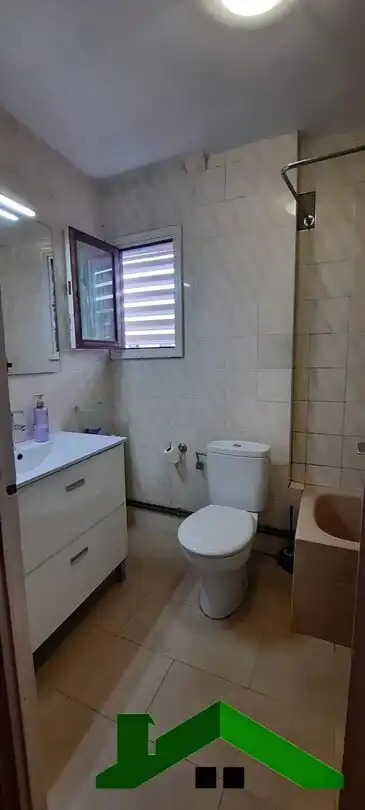 Badezimmer von Wohnung zur Miete in Bilbao  mit Heizung und Balkon