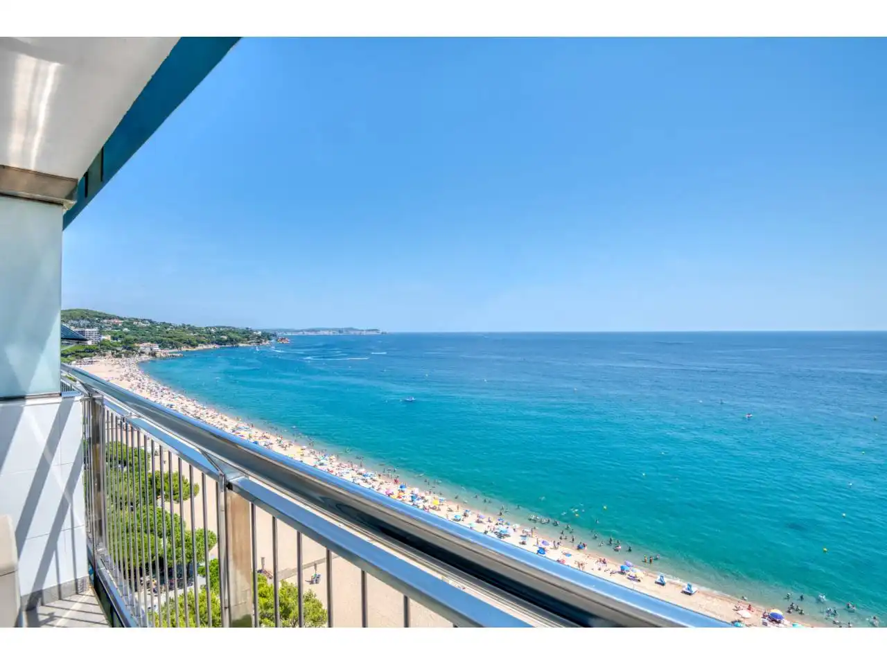 Terrasse von Wohnungen zum Verkauf in Castell d'Aro, Platja d'Aro i s'Agaró mit Terrasse, Balkon und Alarm