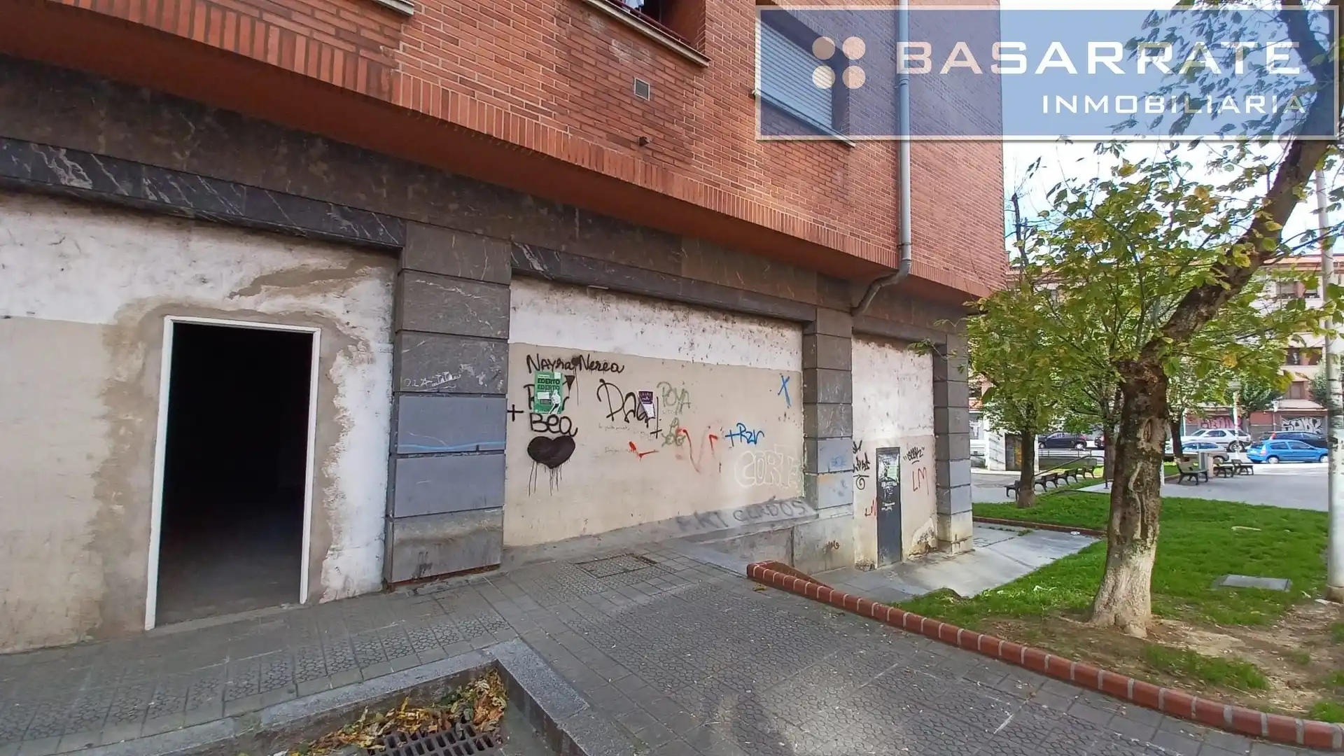 Vista exterior de Local en venda en Bilbao 