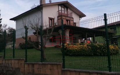 Vista exterior de Casa o xalet en venda en Otxandio amb Terrassa