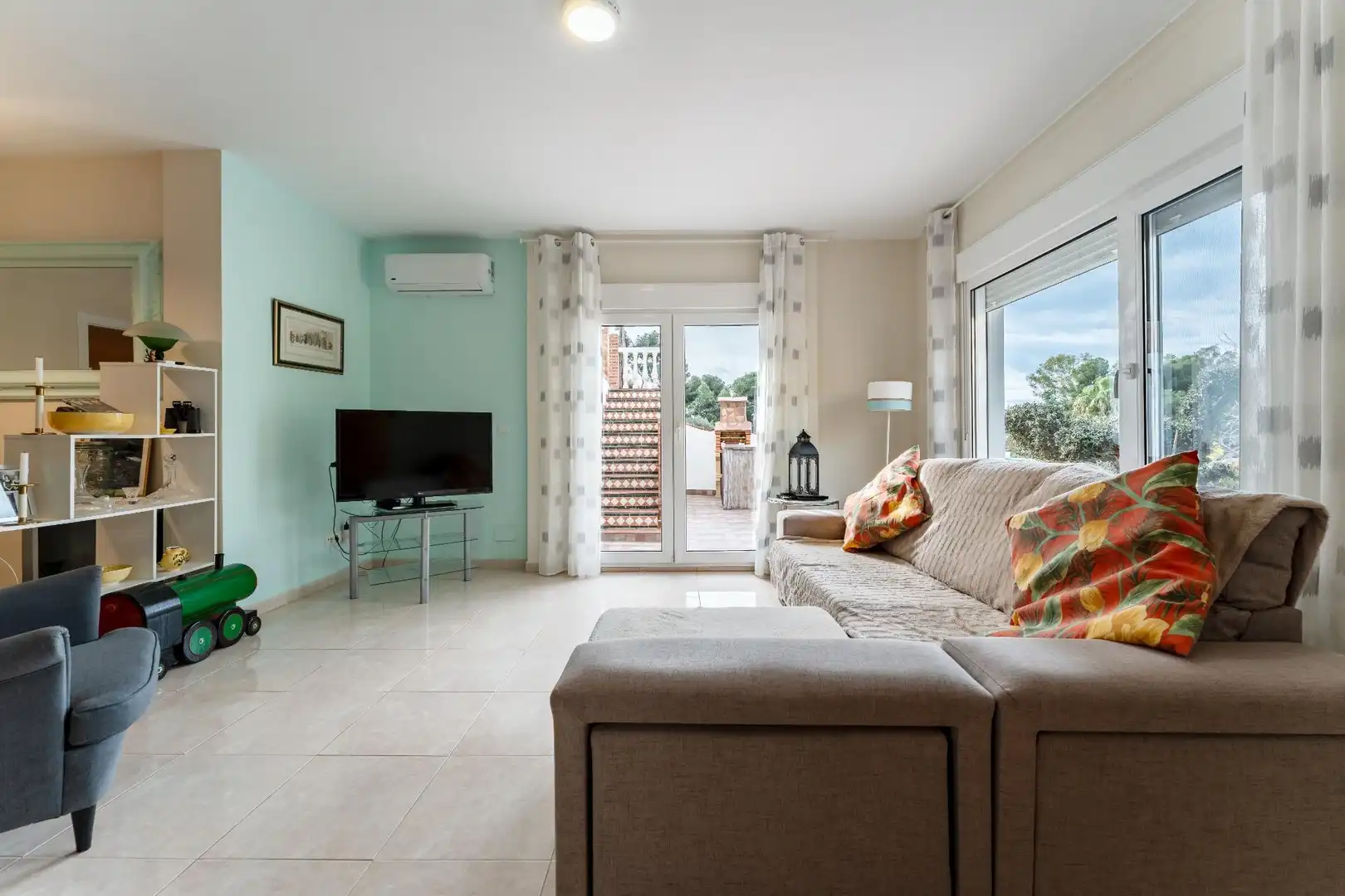 Sala de estar de Casa o chalet en venta en Vélez-Málaga con Piscina comunitaria