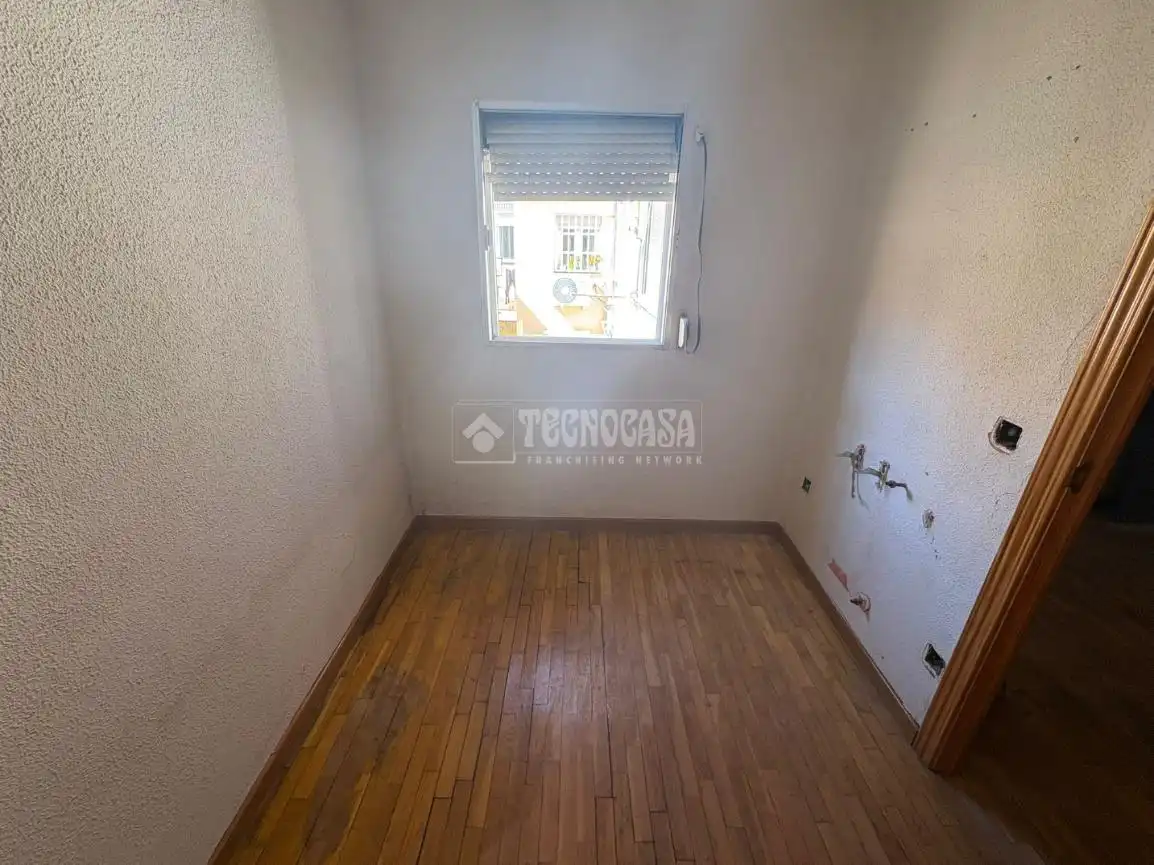 Habitación de Piso en venta en Madrid con Parquet