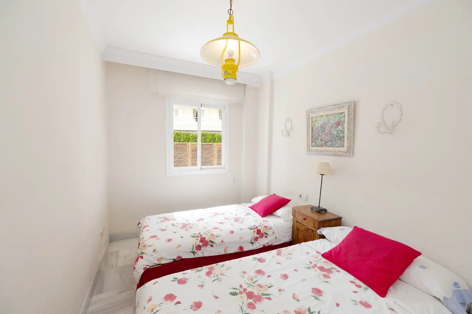 Schlafzimmer von Erdgeschoss zum Verkauf in Marbella mit Klimaanlage, Heizung und Terrasse