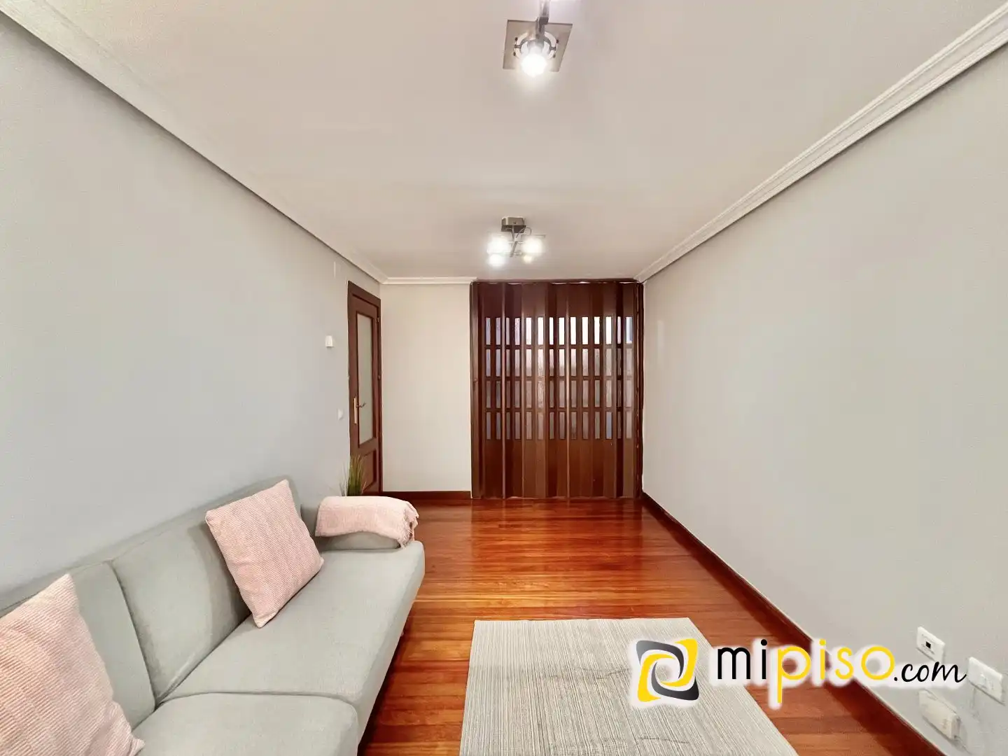 Sala de estar de Piso en venta en Santoña con Calefacción