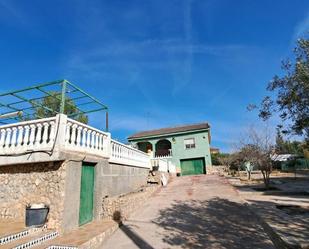 Exterior view of Single-family semi-detached for sale in Pedralba  with Terrace and Swimming Pool