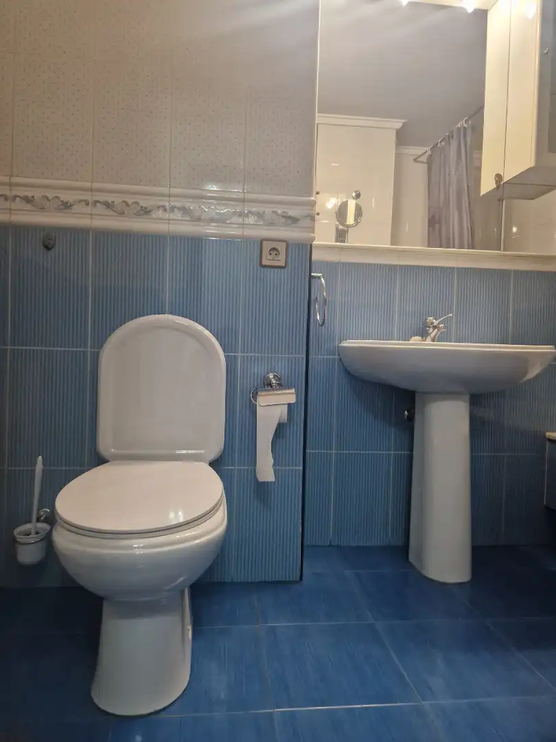Badezimmer von Wohnungen zum Verkauf in Avilés mit Heizung, Parkett und Terrasse