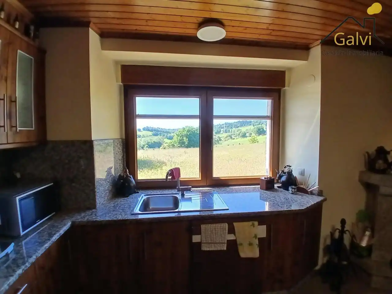 Cuina de Finca rústica en venda en O Saviñao  amb Traster i Moblat