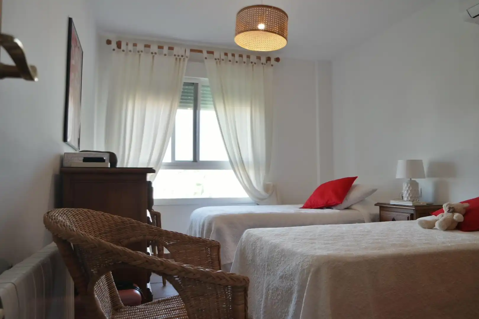 Schlafzimmer von Haus zum Verkauf in Sanlúcar de Barrameda mit Klimaanlage, Heizung und Privatgarten