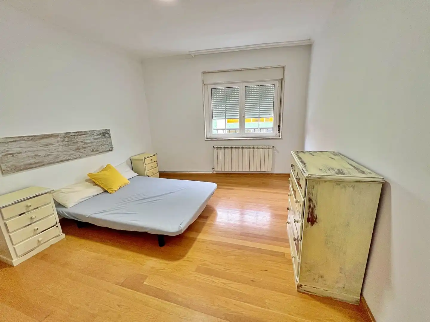 Habitación de Piso en venta en Lugo con Calefacción, Amueblado y Horno
