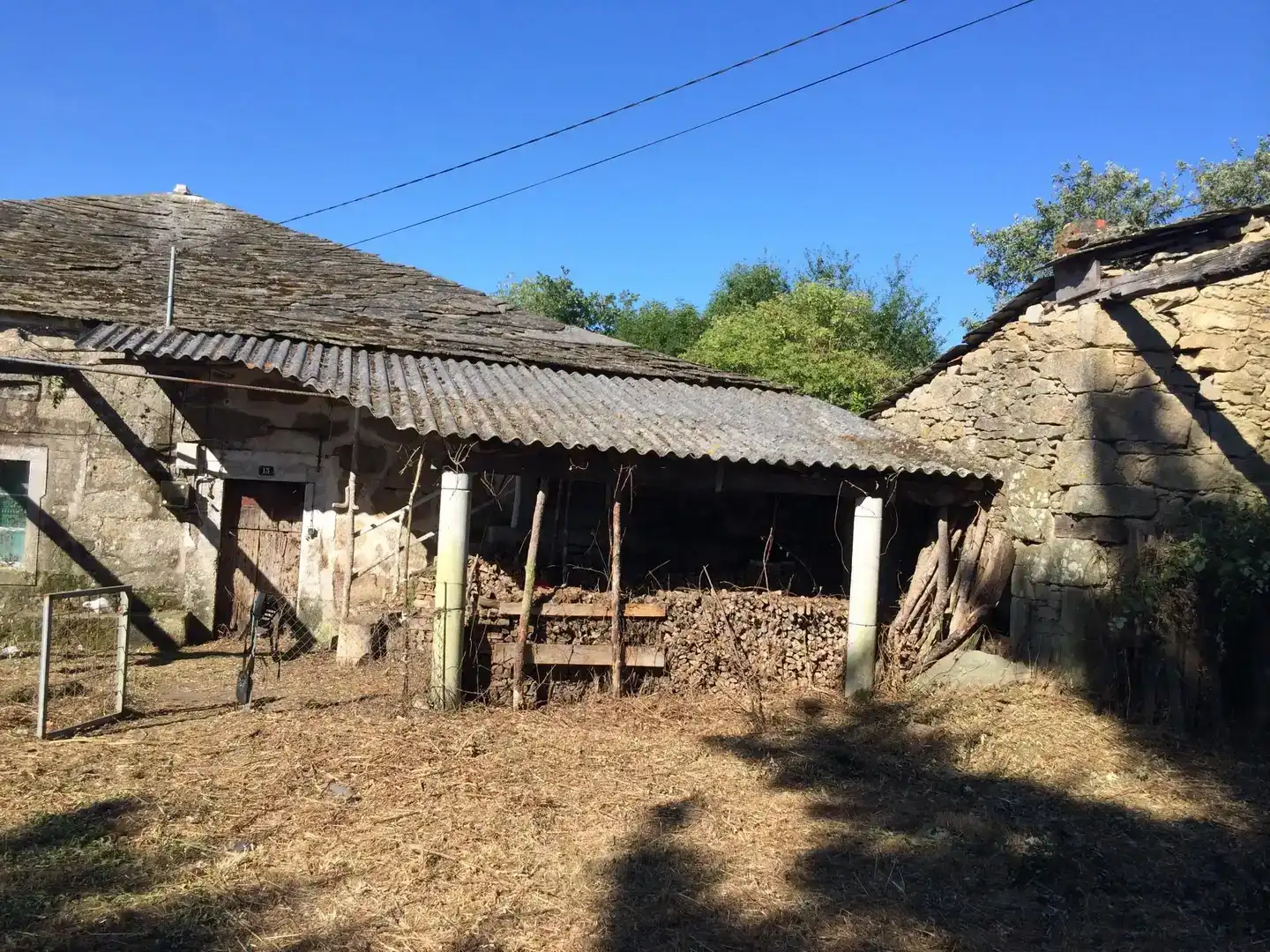 Vista exterior de Finca rústica en venda en O Páramo  amb Jardí privat i Balcó