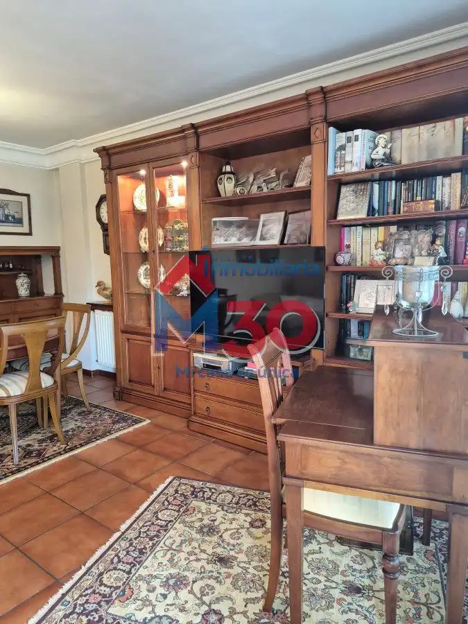 Sala d'estar de Casa adosada en venda en Miranda de Ebro amb Calefacció, Terrassa i Traster