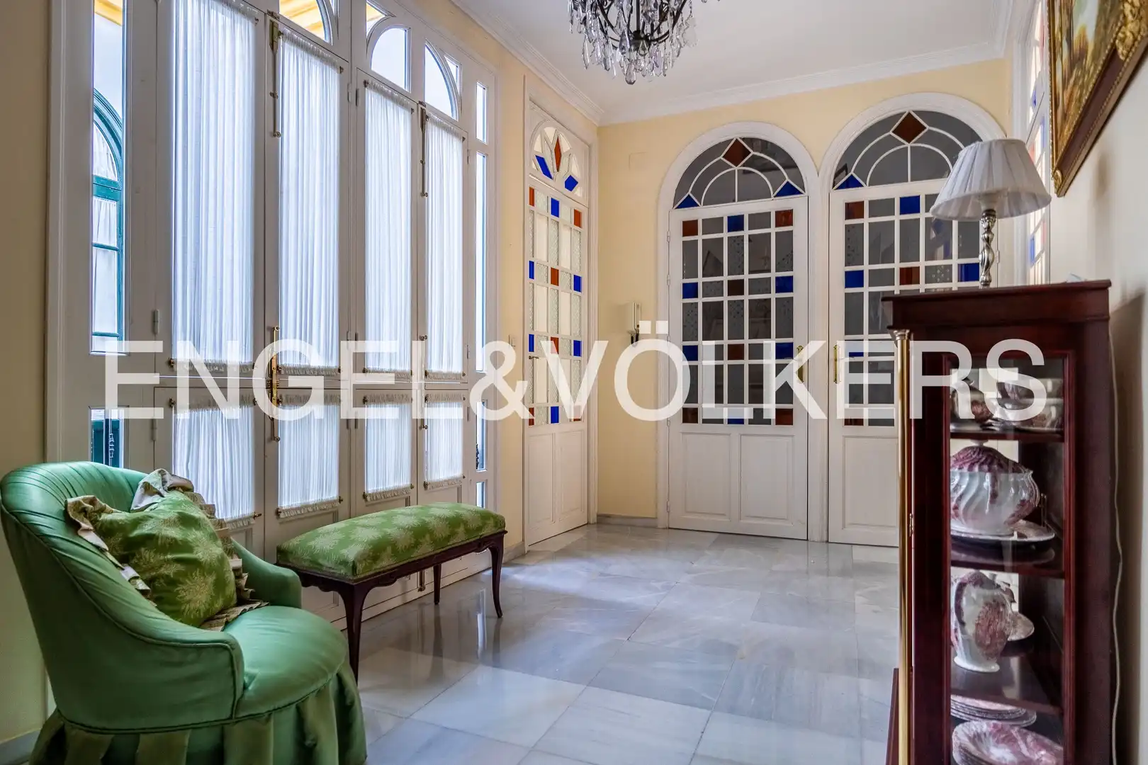 Haus oder Chalet zum Verkauf in Sevilla mit Klimaanlage, Heizung und Balkon